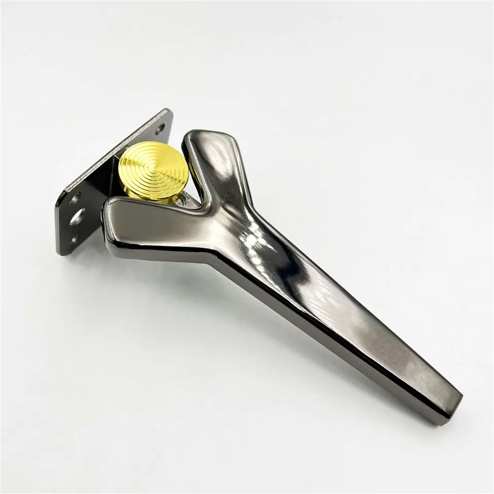 Nové nohy pre pohovku